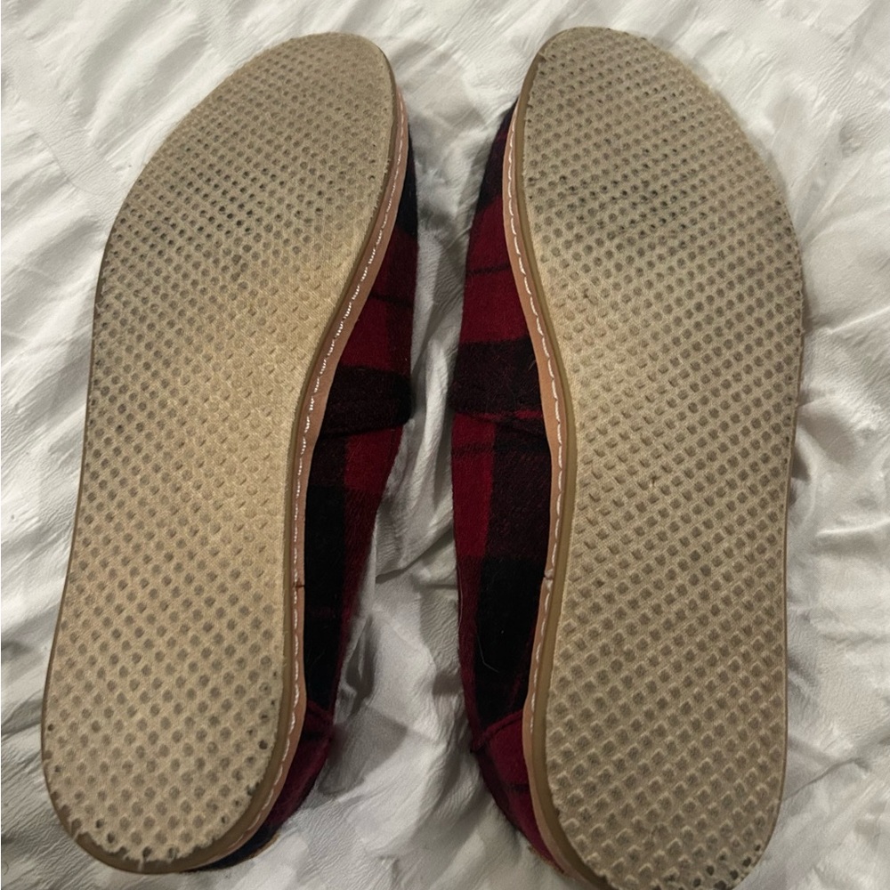 TOMS flannel flats. Red and black check. - Picture 6 of 6